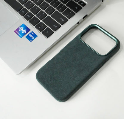 iPhone 17 – Alcantara case- Green